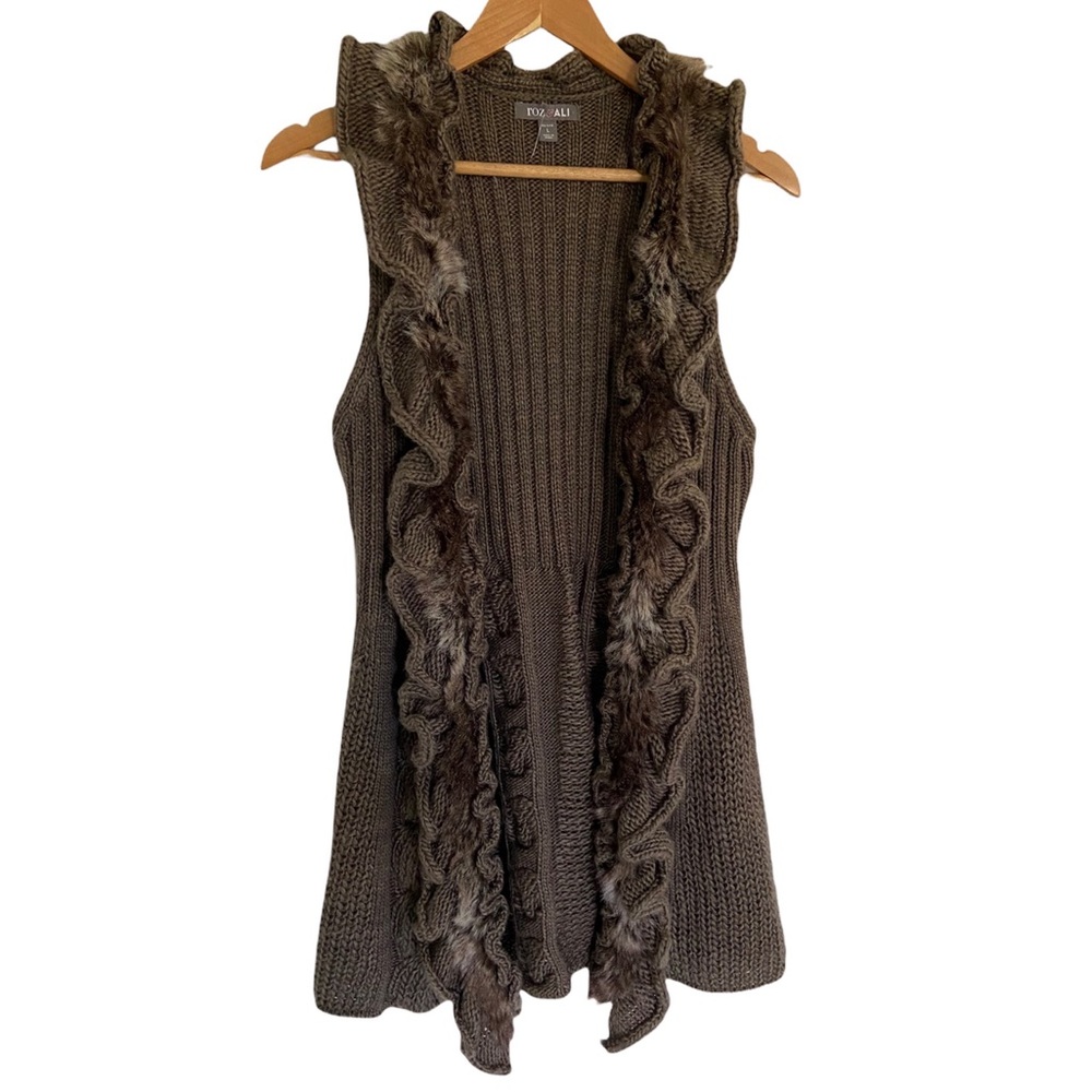 Roz & Ali sleeveless open front cardigan